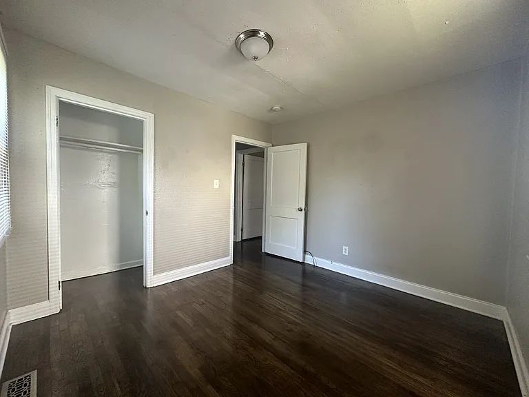 2730 Jefferson Ave — Photo 15