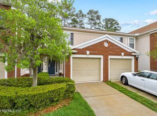 3135 Hollow Tree Ct, Jacksonville, FL 32216