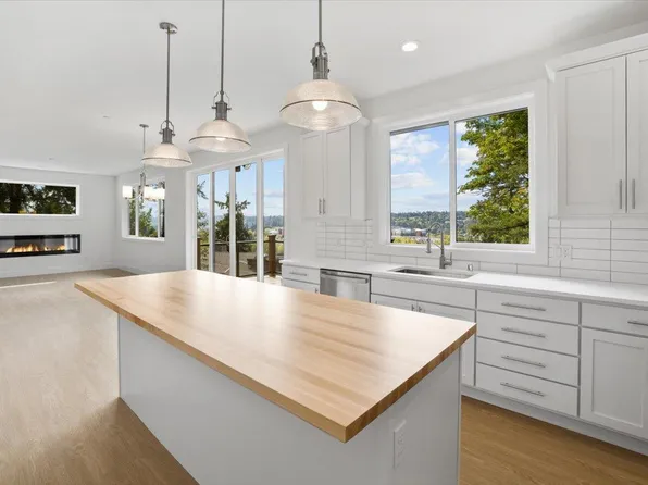 9002 Redmond Woodinville Rd NE #9002, Redmond, WA 98052