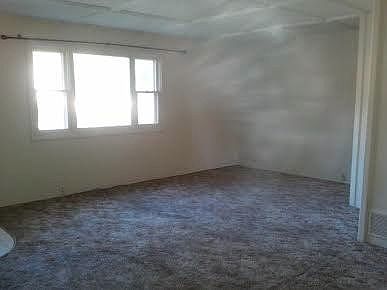 5th image of 904 Roach St