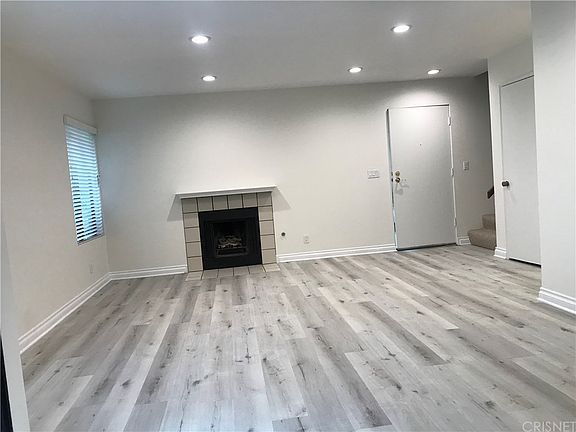 4th image of 22141 Burbank Blvd Unit 2