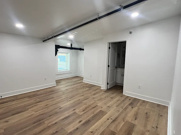 503 N Broad St #B — Photo 4