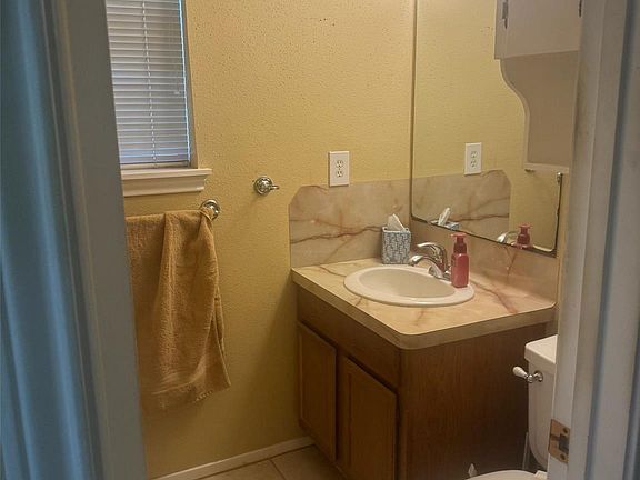 3rd image of 1922 Silver Leaf Dr