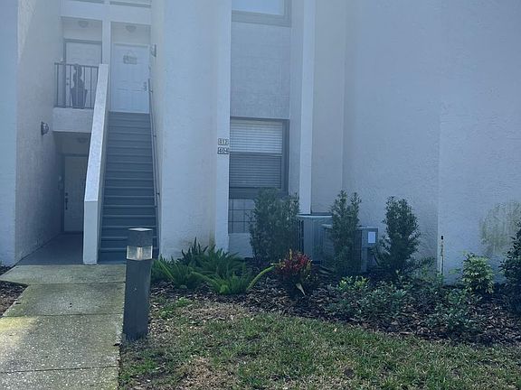 4th image of 404 Laurel Cove Way