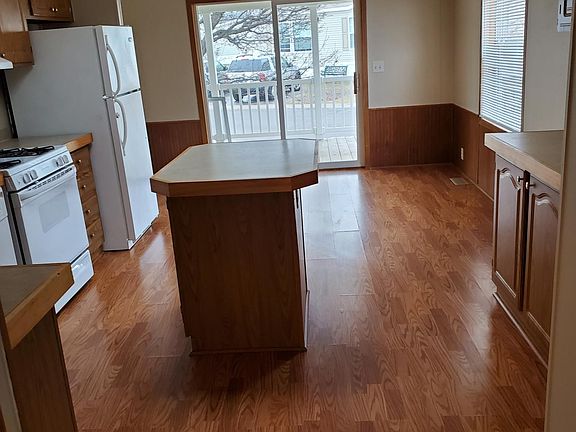 4th image of 138 Scarlet Oak Ln