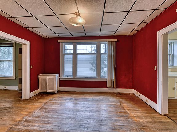 11th image of 109 S 5th St