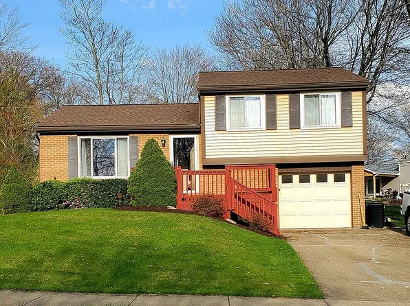103 Lochinver Dr, Coraopolis, PA 15108