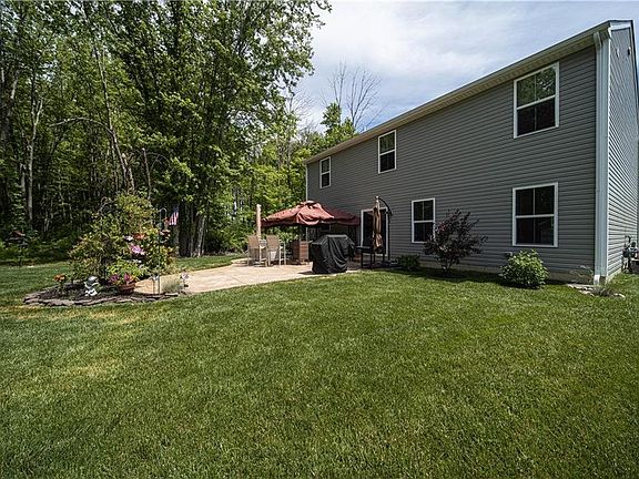 5th image of 170 Bellflower Way #9