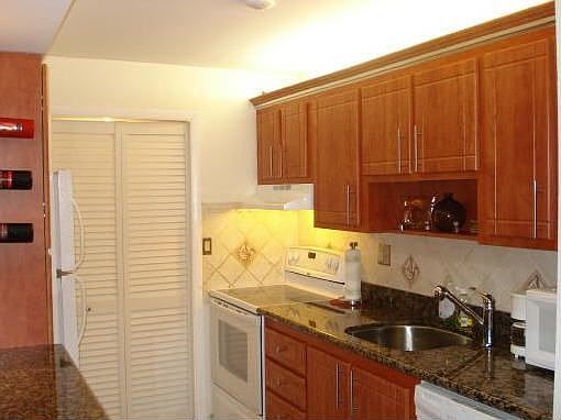 4th image of 100 Lakeview Dr APT 202