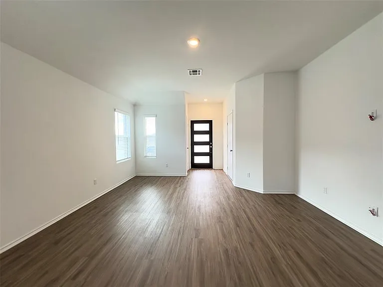 104 Milliner Loop — Photo 2