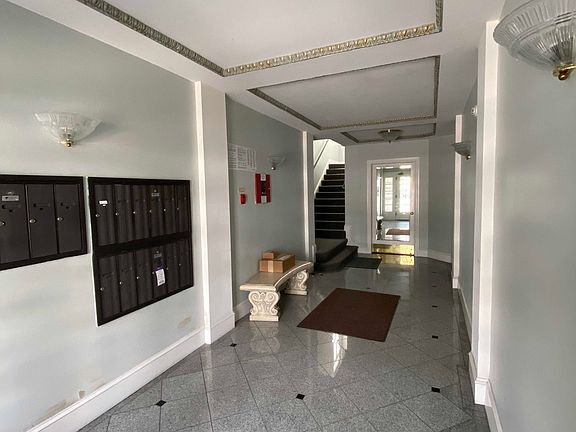 3rd image of 3455 Fillmore St #104