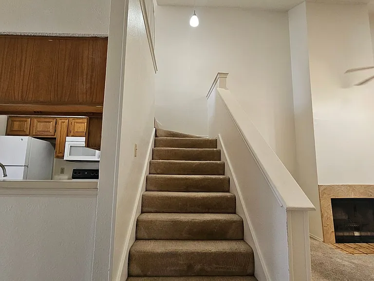544 E Windsor Dr — Photo 40