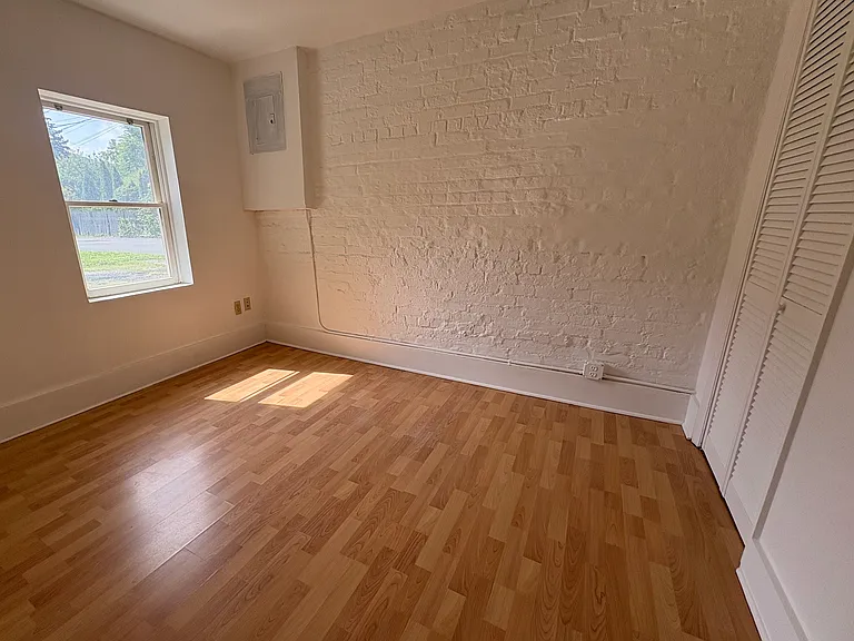 51 N Chestnut St #1 — Photo 9