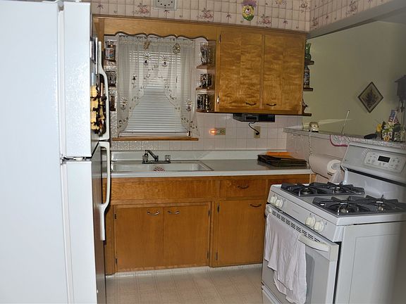 5th image of 3630 S 61st Ct