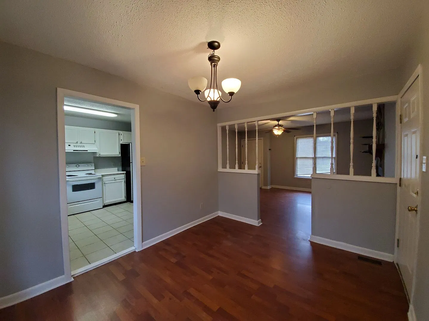 3 bed, 2.0 bath, 1168 sqft, $1,600 — Photo 2