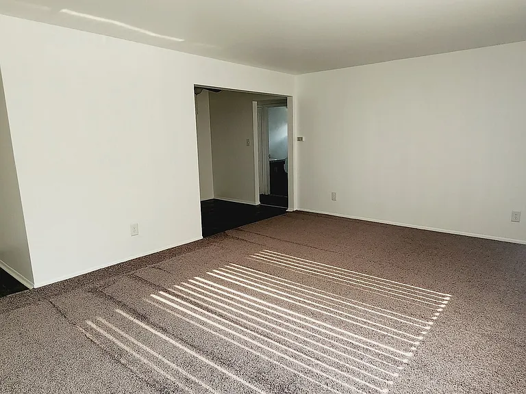 Livonia Apartments — Photo 12