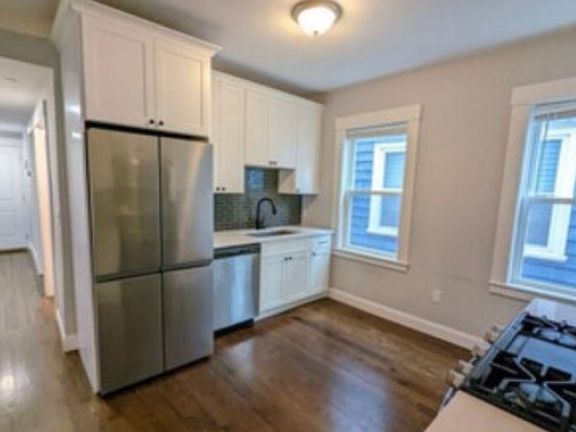 5th image of 141 Boston St #1