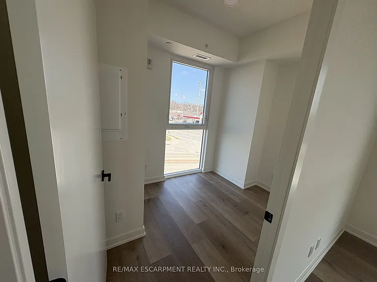 33 Erie Ave #307 — Photo 7