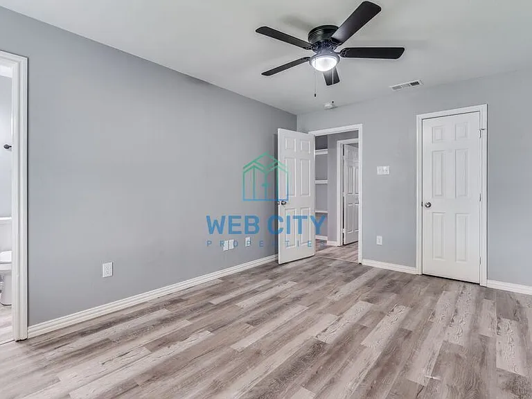 2525 Lyola St — Photo 8