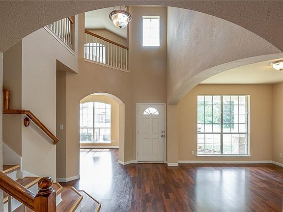 5th image of 6911 Evening Shade Ln