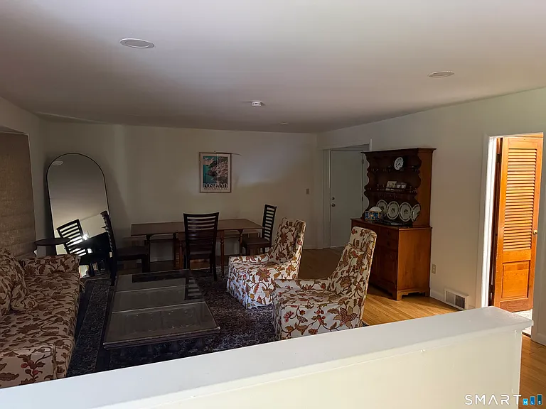 381 Nichols Ave — Photo 10