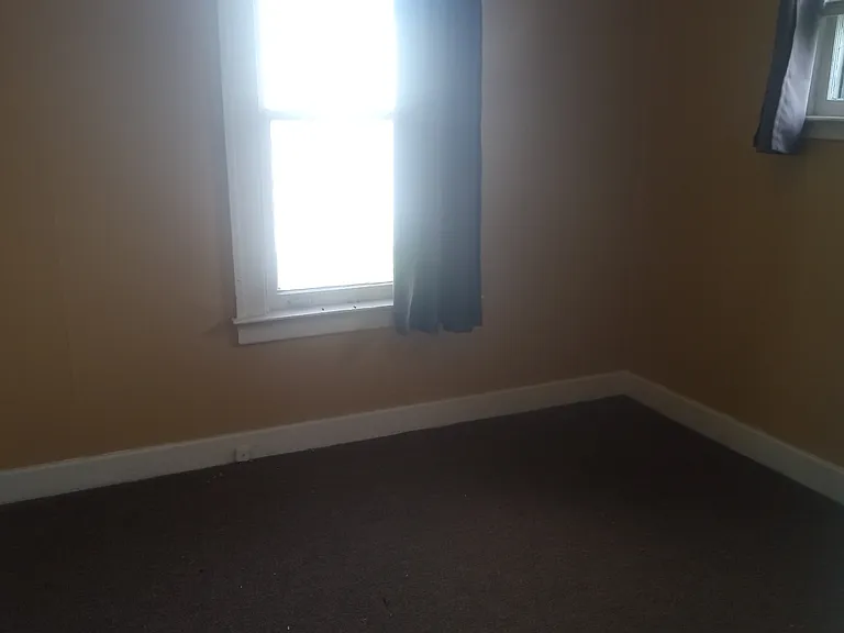 1717 E Elza Ave — Photo 4