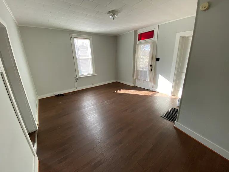 1043 Dreher Ave — Photo 8