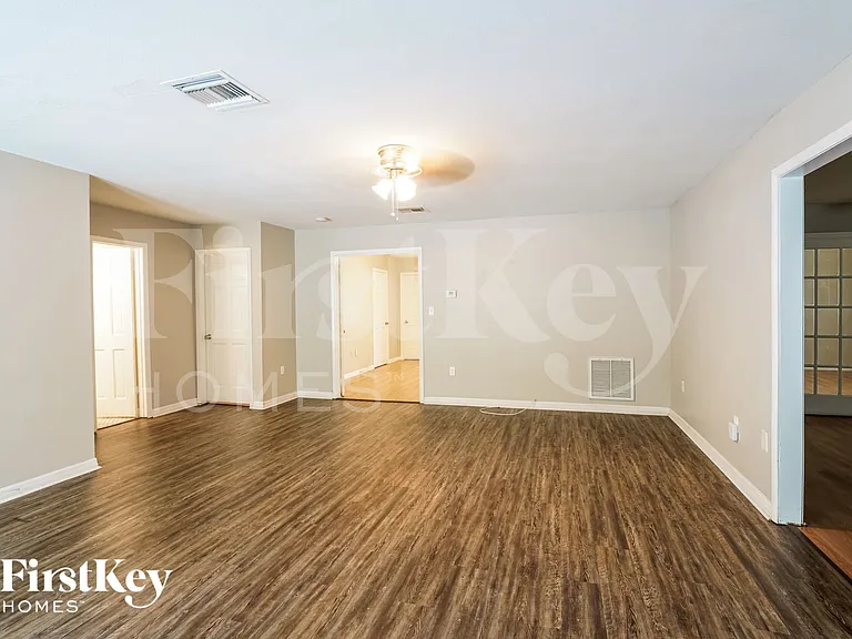 4525 Debbie Ln — Photo 6