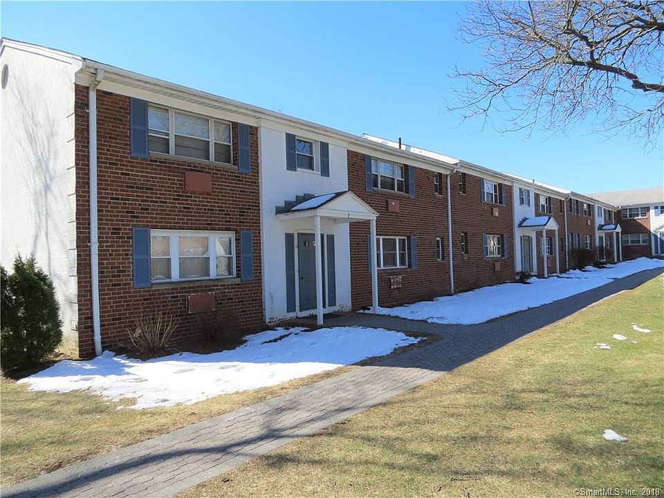 1st image of 2 Colonial Dr APT A