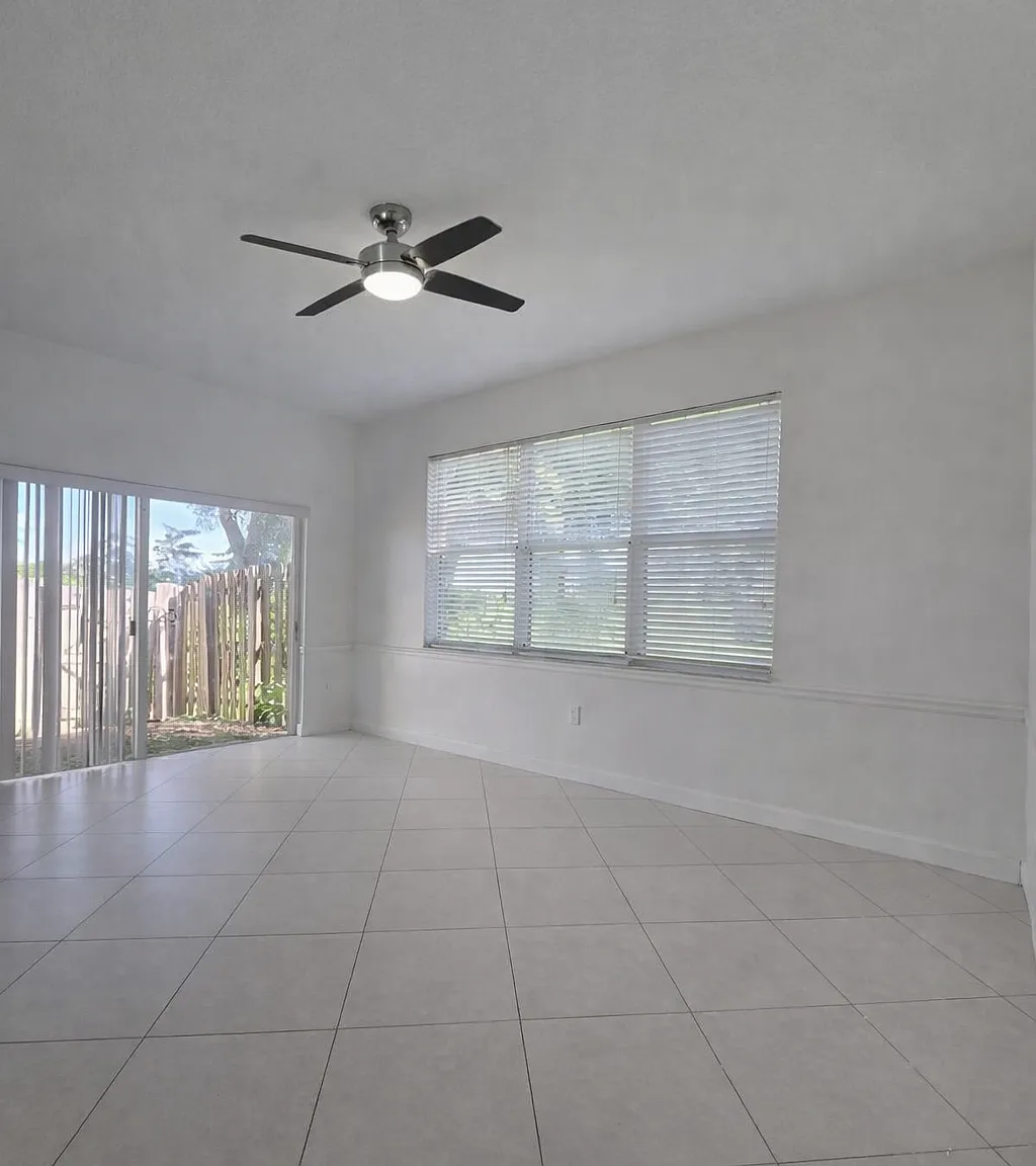 3 bed, 1234 sqft, $2,150 — Photo 4