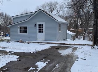 509 E 8th St, Dell Rapids, SD 57022