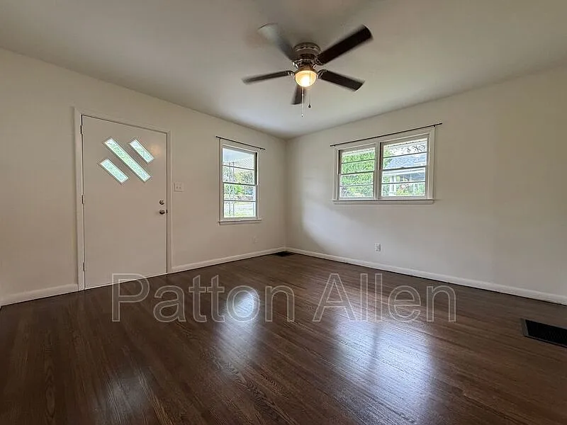 2 bed, 1.0 bath, 1037 sqft, $1,695 — Photo 3