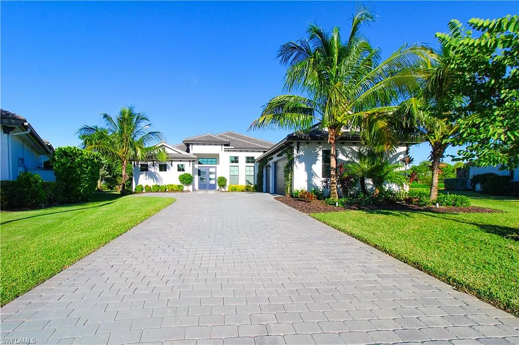 4 bed, 3.0 bath, 2983 sqft, $17,500 — Photo 2