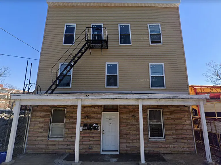 1052 Garfield Ave — Photo 15