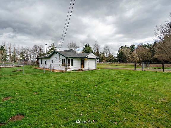 3rd image of 7908 NE 159th Street S