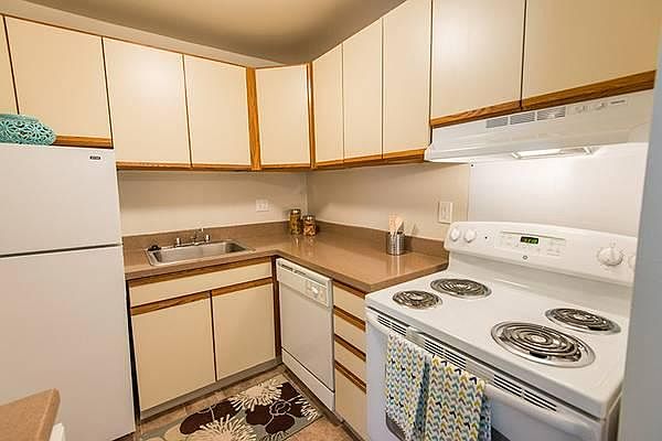 1st image of 4926 Lakeridge St APT Ta