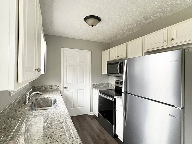 397 Pleasant Way — Photo 2