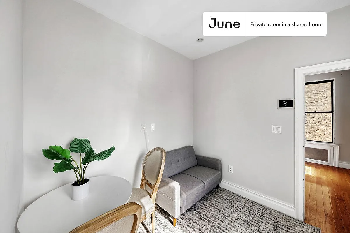 Full bedroom in 2 bed/1 bath home in Columbus Circle #707 B — Photo 4