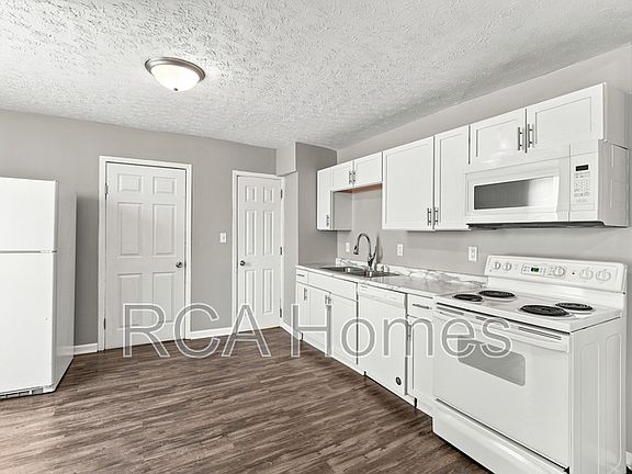 4th image of 1013 E Legrande Ave #1013