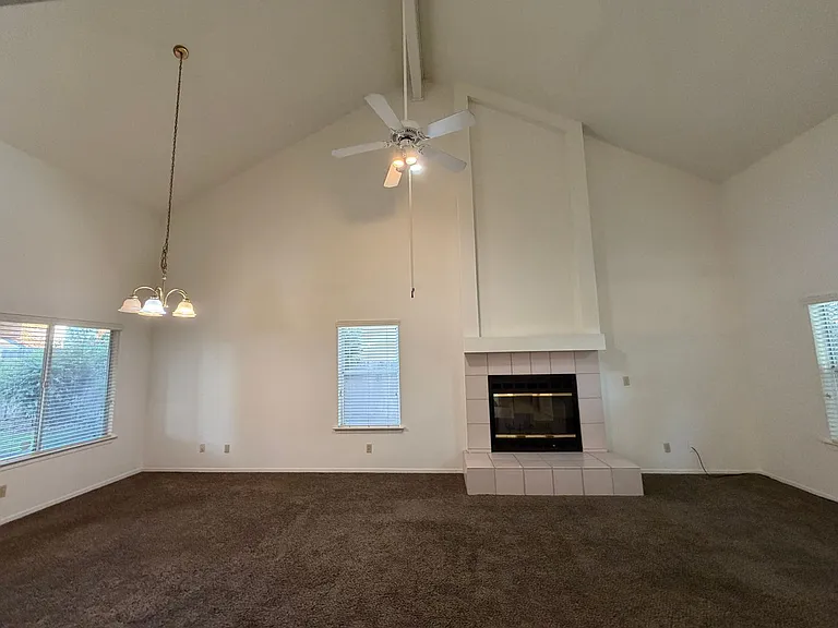 1893 E Deyoung Dr — Photo 5