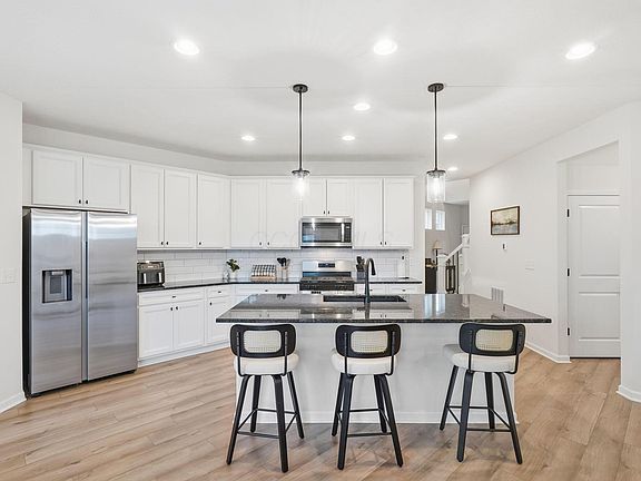 5th image of 3770 Park St