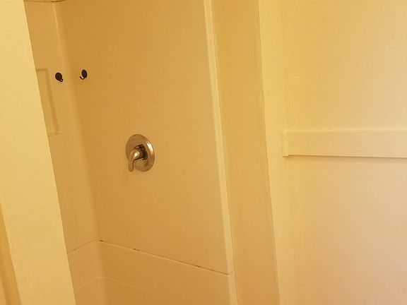 3rd image of 5203 15th Ave NE APT 2