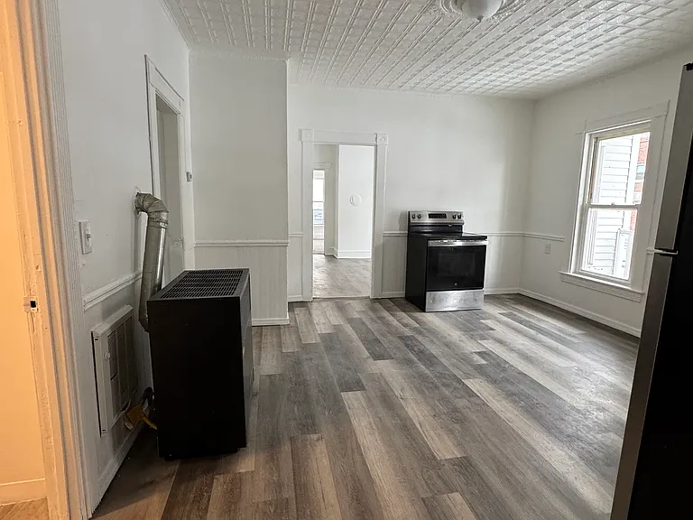 28 Notre Dame Ave #1 — Photo 2