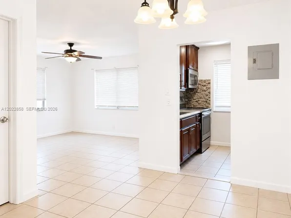 2225 Polk St APT 1B, Hollywood, FL 33020