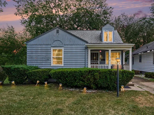 1862 N Brookfield St, South Bend, IN 46628