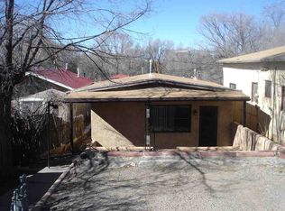 216 Valverde St, Taos, NM 87571