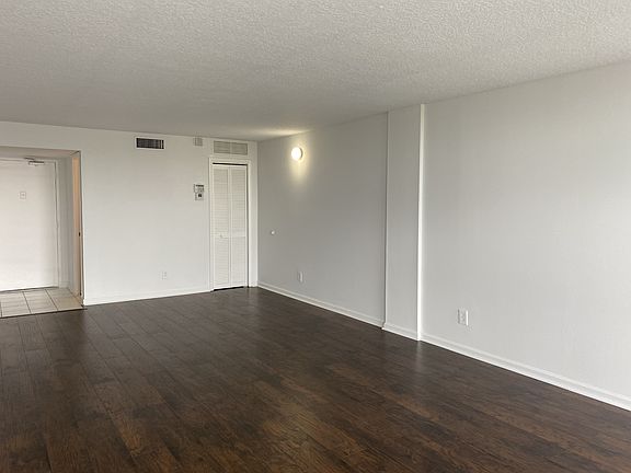 4th image of 700 NW 214th St #608-544