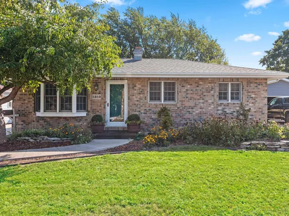 1210 Buchanan St, Little Chute, WI 54140