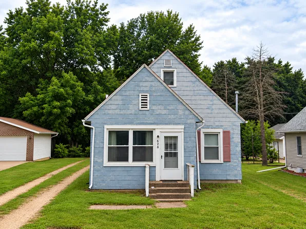628 13th Ave N, Clinton, IA 52732