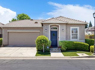 642 W Milano Ln, Clovis, CA